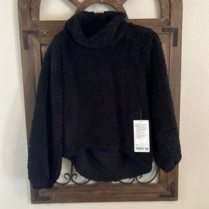 NEW with tags - Lulu Lemon Warm Restore Sherpa Pullover - black size xs/s